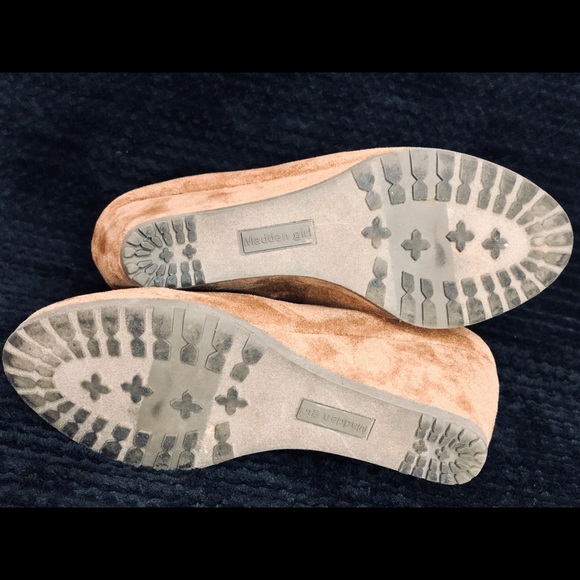 Tan booties - Picture 2 of 3